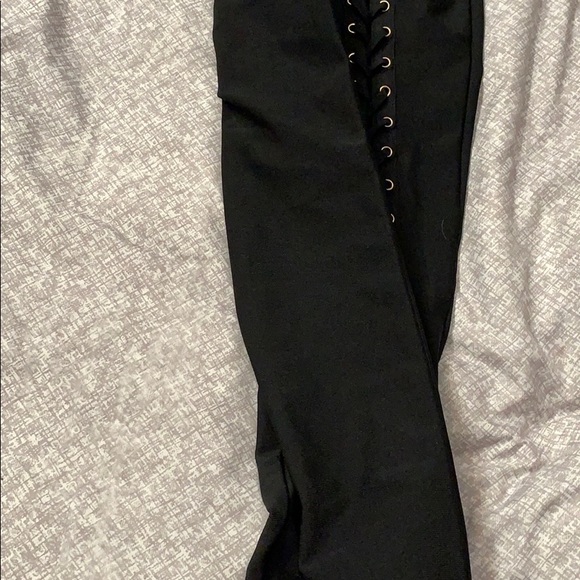 Rose Lace Up Bandage Set in Black - Picture 3 of 4